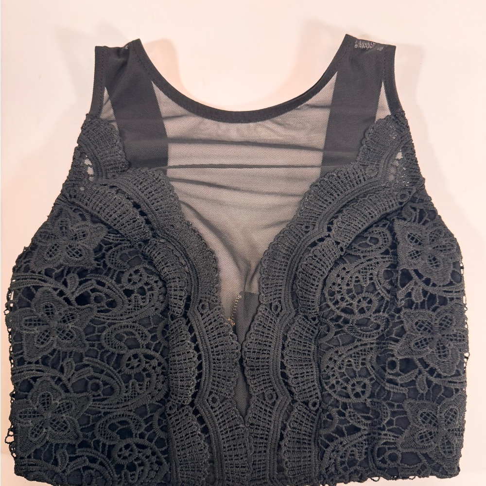 Windsor Small Black Knit Wit Crochet Crop Top - Picture 8 of 9